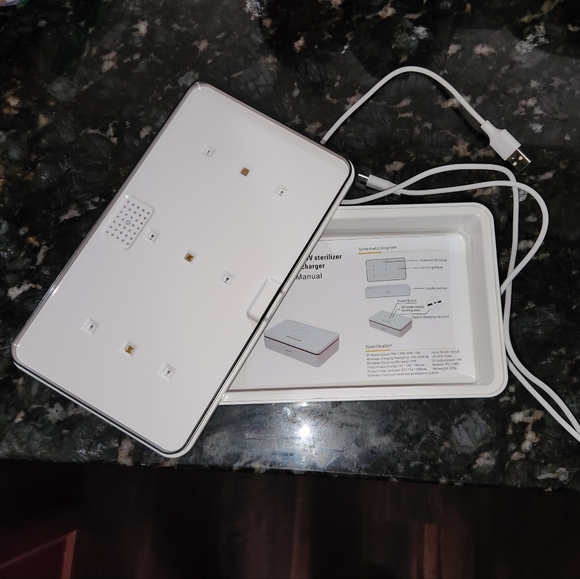 UV Multifunctional STERILIZER Wireless Charger - Picture 3 of 6